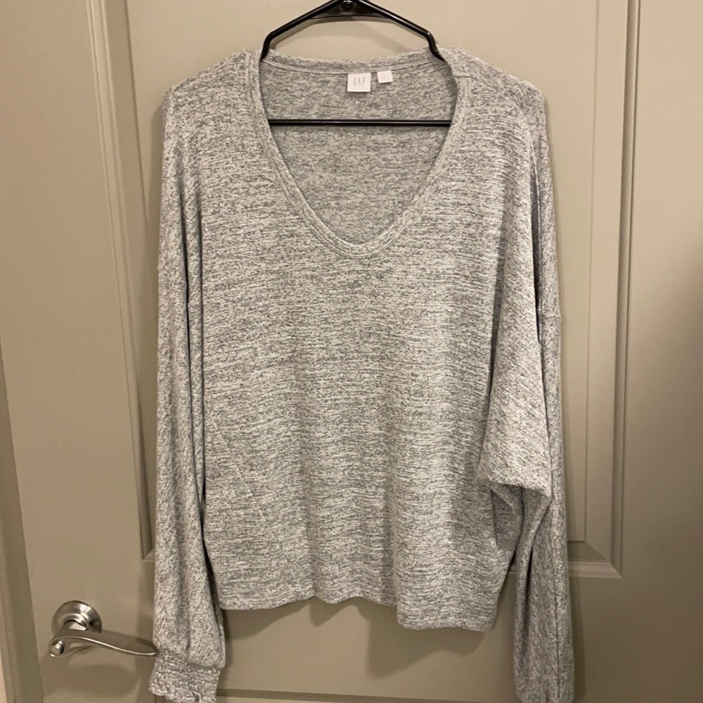 Gap sweater/shirt